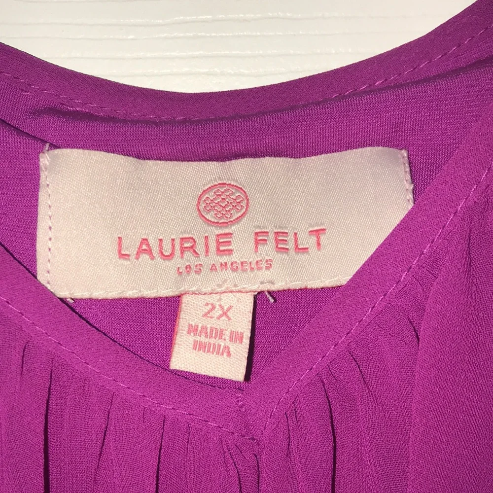 Beautiful Sheer/Solid Blouse - Picture 5 of 6